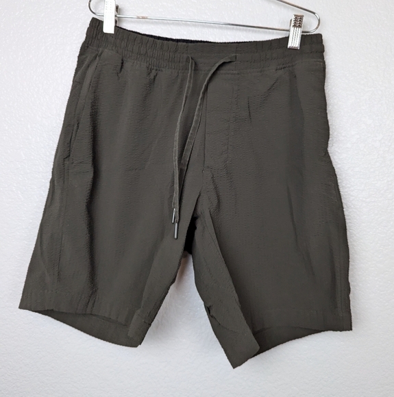 Lululemon Bowline Shorts Olive Green - Picture 1 of 4
